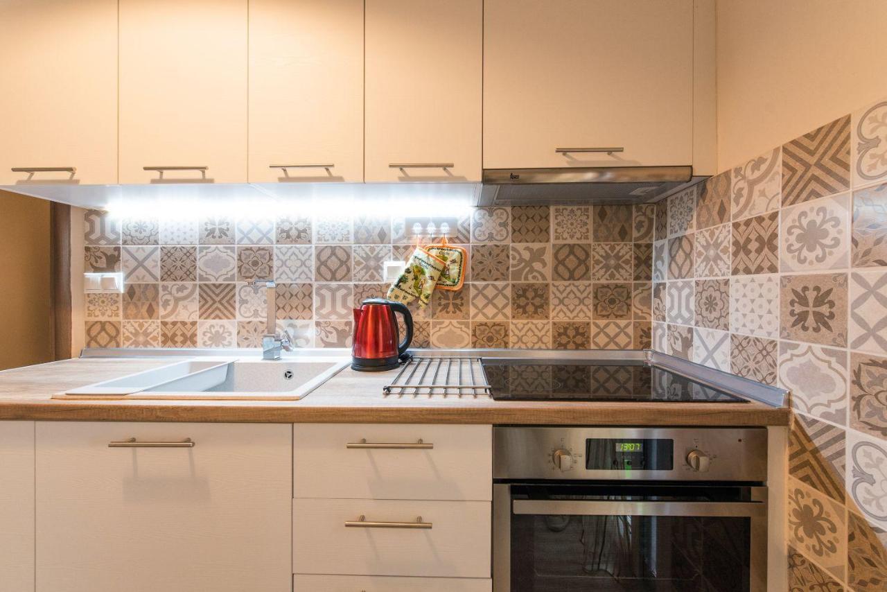 Apricot By Halu! Cozy Apt Next To Agia Sophia Metro Station Thessaloniki Buitenkant foto